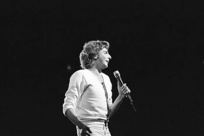 Framed Print : Barry Manilow in concert at Hartford Civic Center, Hartford, Connecticut, America Framed Print : Barry Manilow in concert at Hartford Civic Center, Hartford, Connecticut, America