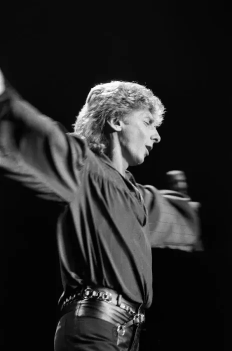 Framed Print : Barry Manilow in concert. November 1984 Framed Print : Barry Manilow in concert. November 1984