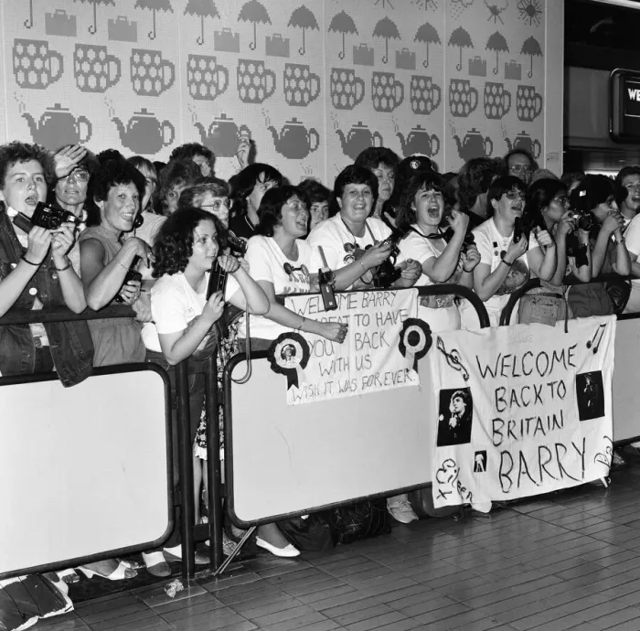 Framed Print : Barry Manilow fans waiting for him at Heathrow. 23rd August 1983