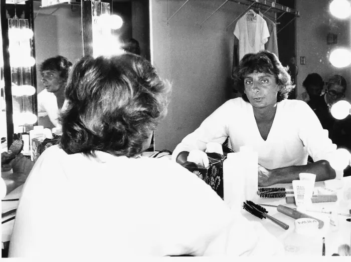 Framed Print : Barry Manilow Pop Singer sitting at his dressing table dbase msi Framed Print : Barry Manilow Pop Singer sitting at his dressing table dbase msi