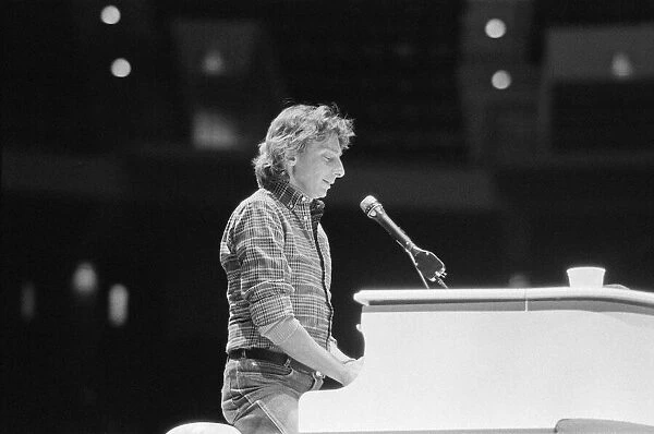 Barry Manilow in rehearsals for his concert at Hartford Civic Center, Hartford