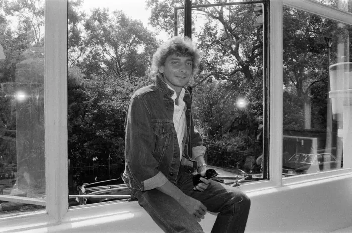 Framed Print : Barry Manilow at the Savoy Hotel, London. 26th August 1983 Framed Print : Barry Manilow at the Savoy Hotel, London. 26th August 1983