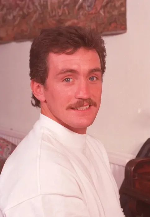 Framed Print : BARRY MCGUIGAN, BOXER, IN PHOTOCALL AT HIS HOME 13 / 09 / 1991 Framed Print : BARRY MCGUIGAN, BOXER, IN PHOTOCALL AT HIS HOME 13 / 09 / 1991