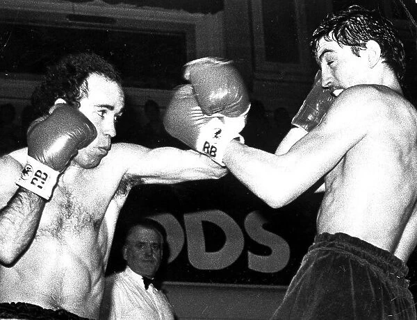Barry McGuigan v Angel Oliver Boxing Match February 1982 Barry McGuigan (right)
