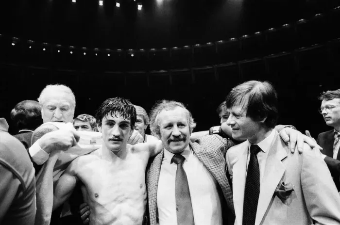 Framed Print : Barry McGuigan vs Esteban Eguia at the Royal Albert Hall, Kensington, London Framed Print : Barry McGuigan vs Esteban Eguia at the Royal Albert Hall, Kensington, London