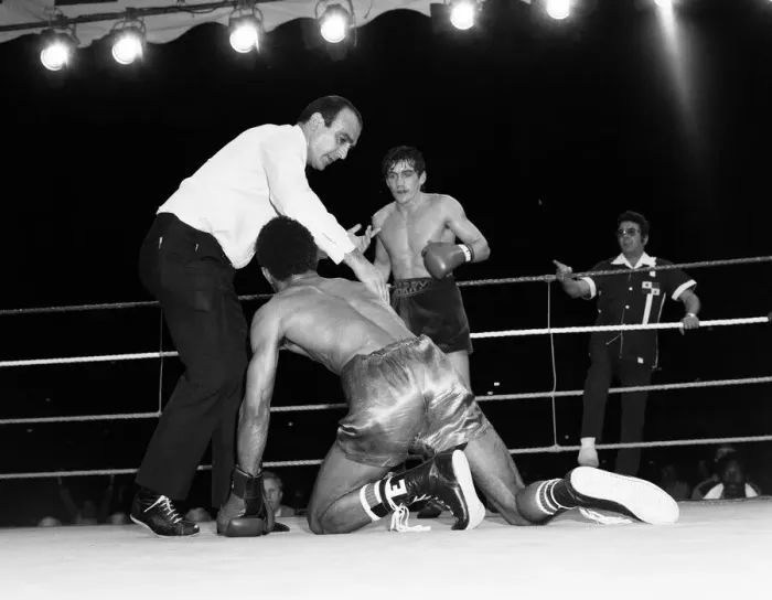 Framed Print : Barry McGuigan vs Eusebio Pedroza at Queens Park Rangers football stadium, Loftus Road Framed Print : Barry McGuigan vs Eusebio Pedroza at Queens Park Rangers football stadium, Loftus Road
