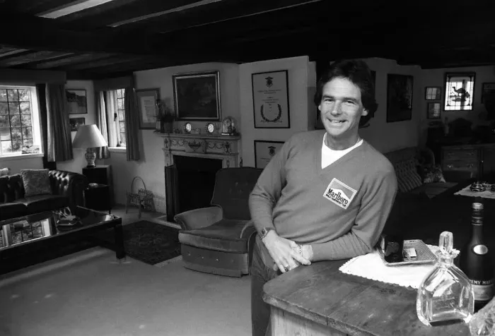 Framed Print : Barry Sheene at home. 25th May 1981 Framed Print : Barry Sheene at home. 25th May 1981