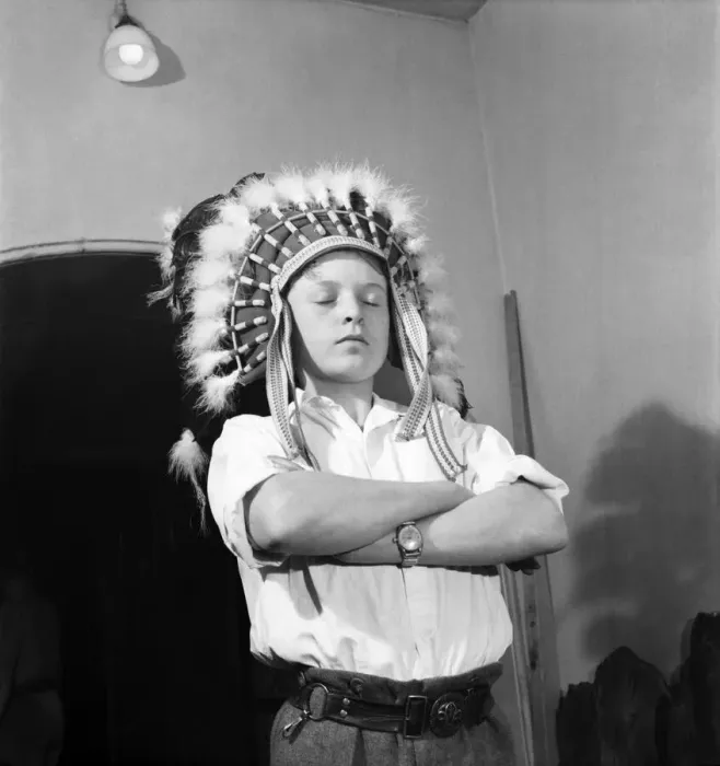 Framed Print : Barry summerfield dressed as an American Red Indian seen have in Ralph Reader show
