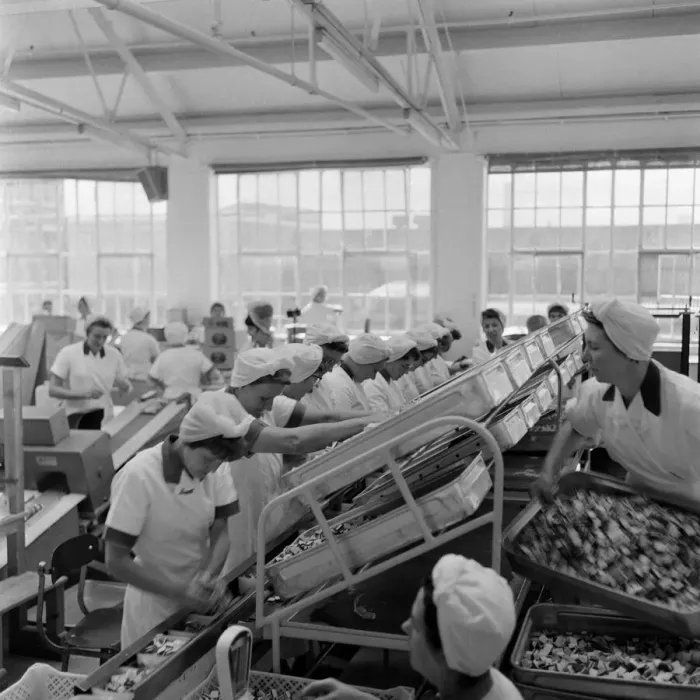 Framed Print : Bassets confectionery factory, Owlerton, Sheffield. 4th September 1967