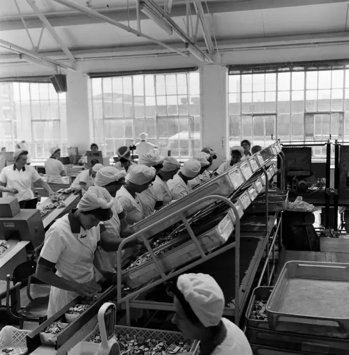 Framed Print : Bassets confectionery factory, Owlerton, Sheffield. 4th September 1967 Framed Print : Bassets confectionery factory, Owlerton, Sheffield. 4th September 1967