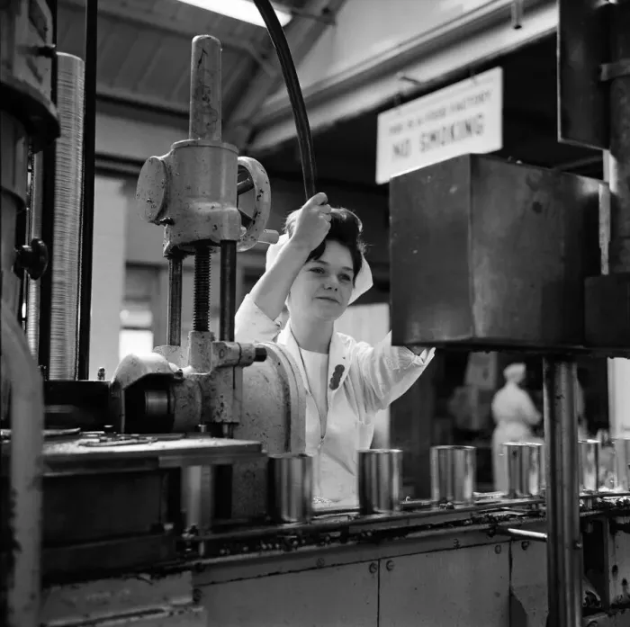Framed Print : Batchelors food factory, Wadsley Bridge, Sheffield. 4th September 1967 Framed Print : Batchelors food factory, Wadsley Bridge, Sheffield. 4th September 1967