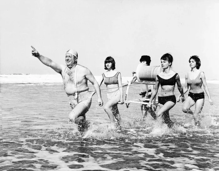 Framed Print : Bathers attempting a swimming rescue on the beach Unknown date Framed Print : Bathers attempting a swimming rescue on the beach Unknown date