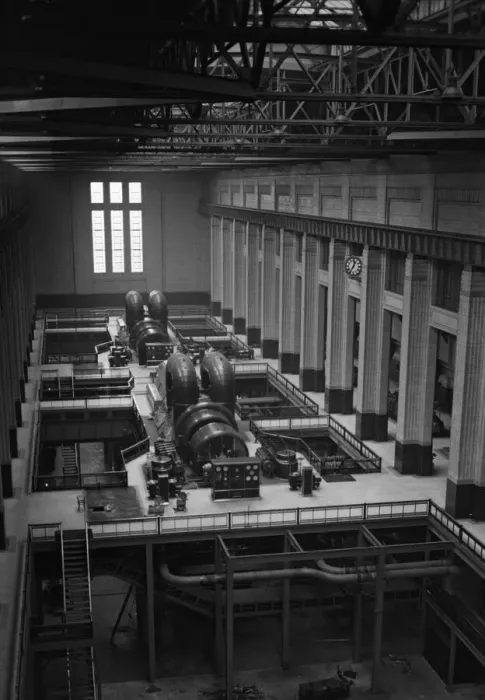 Framed Print : Battersea Power Station turbine hall, London. 17th January 1934 Framed Print : Battersea Power Station turbine hall, London. 17th January 1934