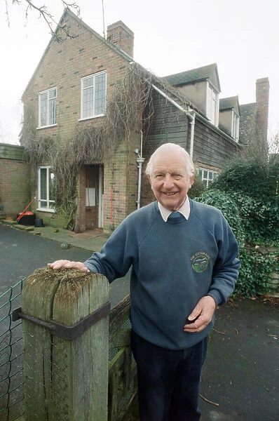 Battle of Britain veteran Brian Smith at his cottage home near Evesham. 2nd February 1994