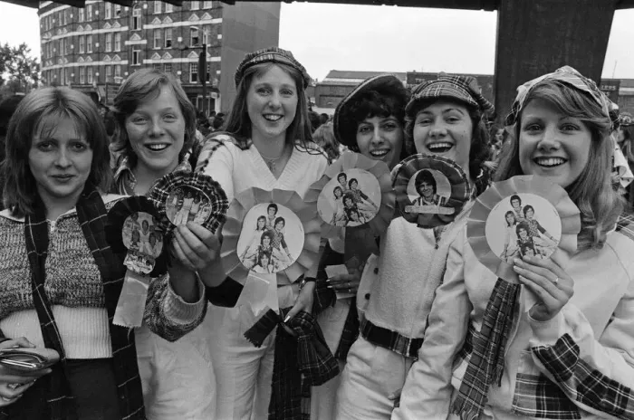 Framed Print : Bay City Rollers fans outside the Odeon Hammersmith after the groups concert Framed Print : Bay City Rollers fans outside the Odeon Hammersmith after the groups concert