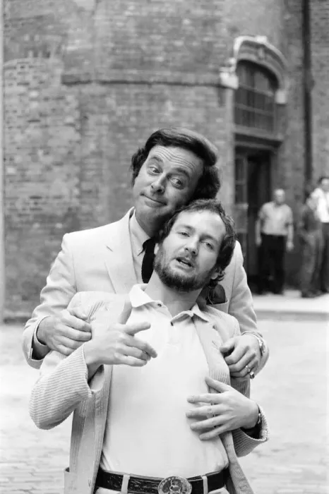 Framed Print : BBC Autumn Schedule Photo-call, 13th July 1981. Terry Wogan and Kenny Everett
