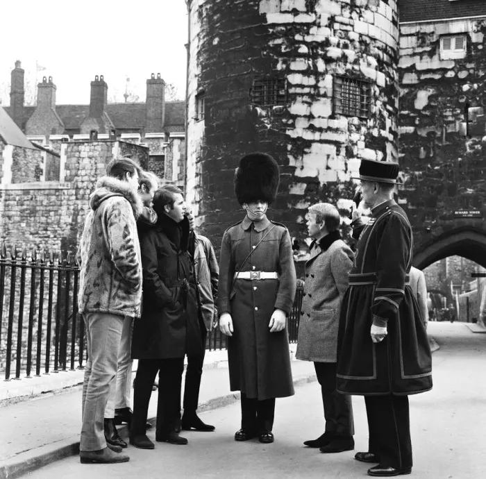 Framed Print : The Beach Boys visit the Tower of London. 7th November 1964 Framed Print : The Beach Boys visit the Tower of London. 7th November 1964
