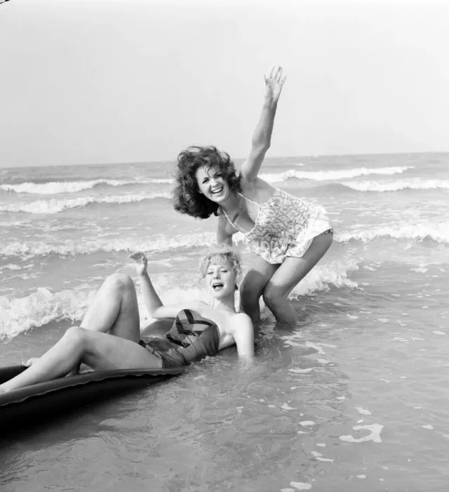 Framed Print : Beach Glamour: Having holiday fun in the sun at Minnis Bay near Margate, Kent