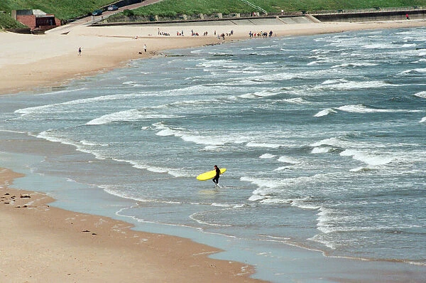 Beach Scenes, Tynemouth, Tyne & Wear, England, 5th June 1998