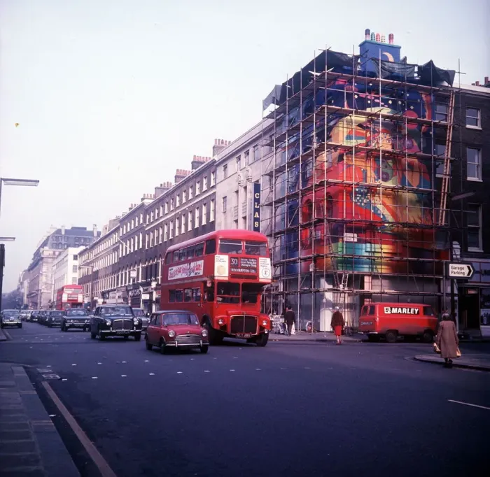Framed Print : The Beatles 2 Pop Group with their Psychedelic shop in Baker street Dbase MSI A©Mirrorpix Framed Print : The Beatles 2 Pop Group with their Psychedelic shop in Baker street Dbase MSI A©Mirrorpix