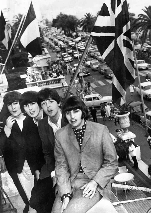 Framed Print : The Beatles arrive in France ahead of concert at the Palais des Fetes, Niza, France Framed Print : The Beatles arrive in France ahead of concert at the Palais des Fetes, Niza, France