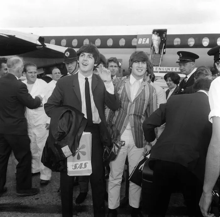 Framed Print : The Beatles arrive at Heathrow from Stockholm after shows in Sweden Framed Print : The Beatles arrive at Heathrow from Stockholm after shows in Sweden