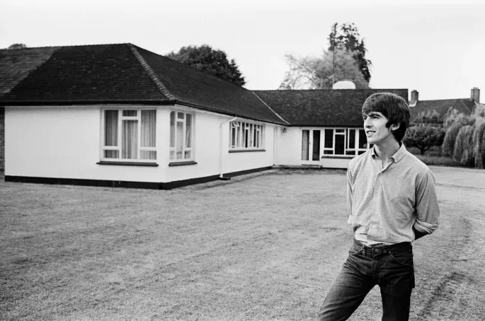 Framed Print : The Beatles George harrison at home in Esher 17th July 1964 Framed Print : The Beatles George harrison at home in Esher 17th July 1964