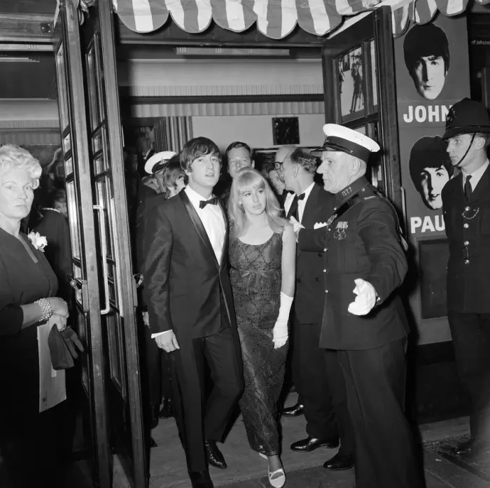 Framed Print : The Beatles A Hard Days Night royal film premiere at the London Pavillion Theatre in