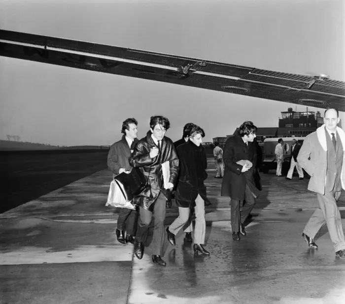 Framed Print : Beatles leave Yeadon Airport after doing a show in Leeds on their Autumn Tour