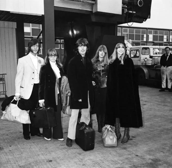 Framed Print : The Beatles leaving Heathrow Airport for India where they will meet Maharishi Mahesh Yogi Framed Print : The Beatles leaving Heathrow Airport for India where they will meet Maharishi Mahesh Yogi