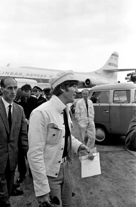 Framed Print : The Beatles return to England, from Spain, London Heathrow Airport, Sunday 4th July 1965