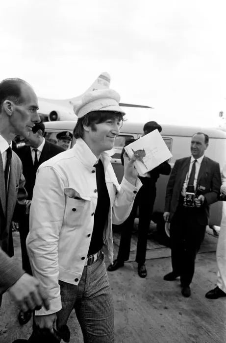 Framed Print : The Beatles return to England, from Spain, London Heathrow Airport, Sunday 4th July 1965 Framed Print : The Beatles return to England, from Spain, London Heathrow Airport, Sunday 4th July 1965