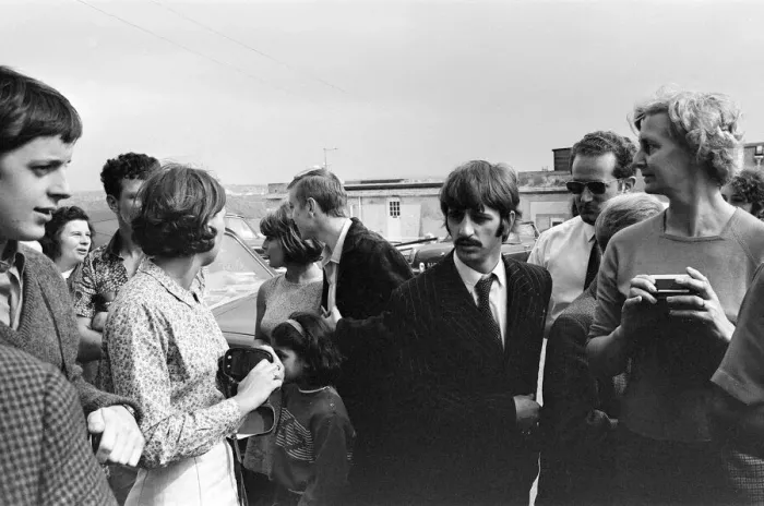 Framed Print : The Beatles set out on their celebrated tour of the West Country 11th September 1967