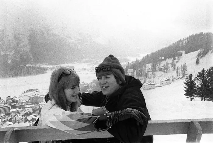 Framed Print : Beatles singer John Lennon with his wife Cynthia on a skiing holiday in St Moritz Framed Print : Beatles singer John Lennon with his wife Cynthia on a skiing holiday in St Moritz