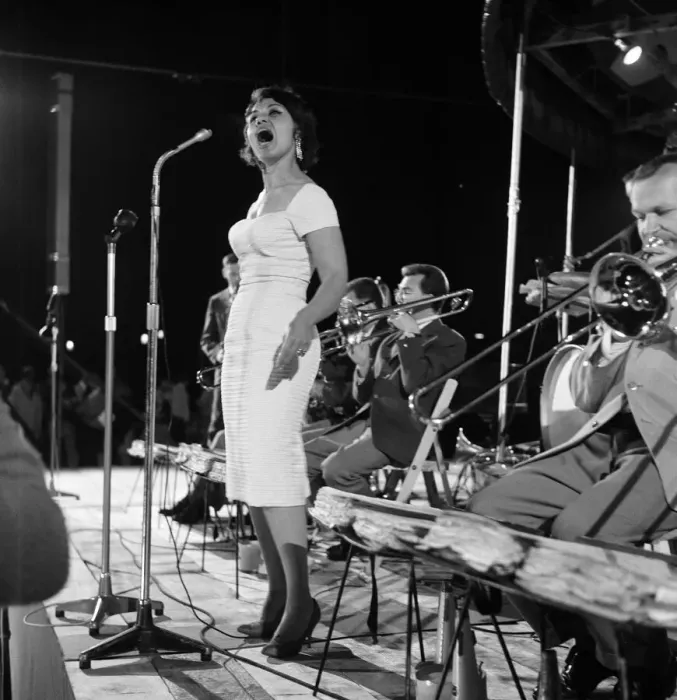 Framed Print : Beaulieu Jazz Festival. Pictured, singer Cleo Laine. August 1959 Framed Print : Beaulieu Jazz Festival. Pictured, singer Cleo Laine. August 1959