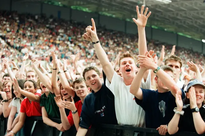 Framed Print : The Beautiful South performing live at the Alfred McAlpine Stadium. 12th July 1997 Framed Print : The Beautiful South performing live at the Alfred McAlpine Stadium. 12th July 1997