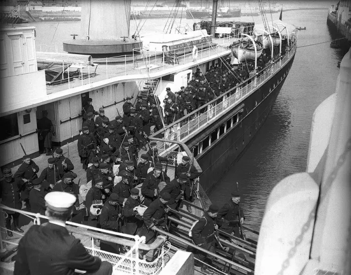 Framed Print : Belgian soldiers arriving by ship at Ostend from Havre during World War One
