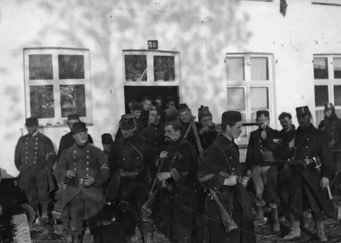 Framed Print : Belgian soldiers seen here emerging from a rest centre where they were given a hot meal Framed Print : Belgian soldiers seen here emerging from a rest centre where they were given a hot meal