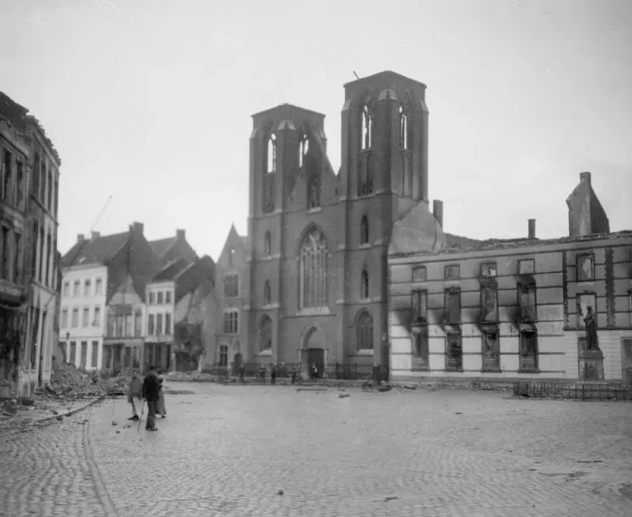Framed Print : The Belgian town of Termonde after being recaptured is now only a heap of ruins