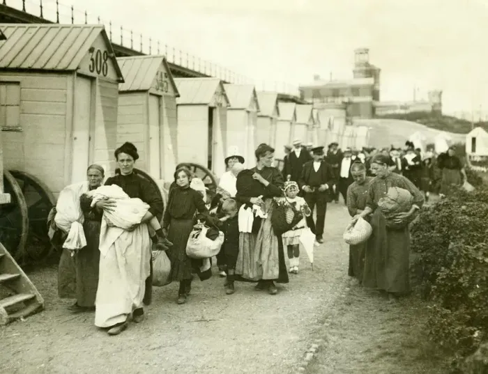 Framed Print : Belgian Women refugees carrying their belongins arriving in the belguim town of Ostend