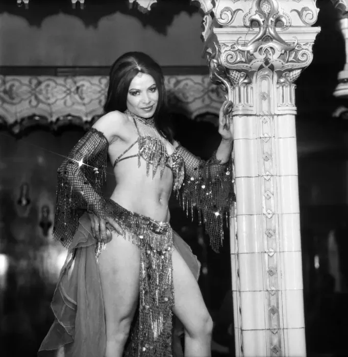 Framed Print : Belly Dancer Soraya Ravensdale. December 1974 74-7550-005