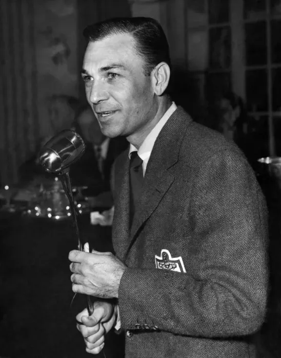 Framed Print : Ben Hogan, American golfer. December 1952 P012439 Framed Print : Ben Hogan, American golfer. December 1952 P012439