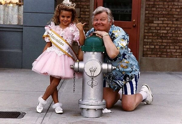 Benny Hill Actor Comedian With A Young Girl Miss Hawaiian Tropic
