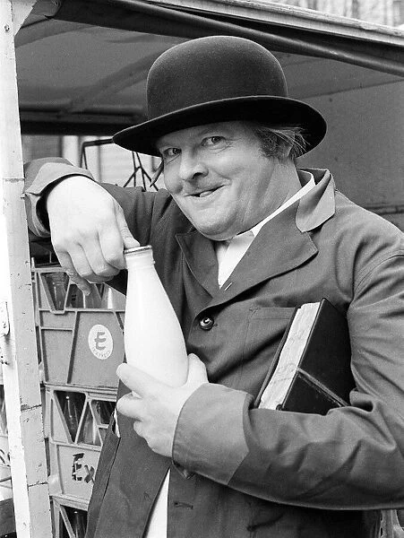 Benny Hill as Ernie - December 1971 A©mirrorpix