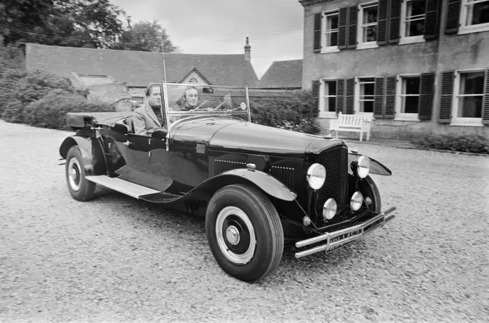 Framed Print : The Bentley Car, being driven by enthusiasts in the Berkshire area on Britain during an Framed Print : The Bentley Car, being driven by enthusiasts in the Berkshire area on Britain during an