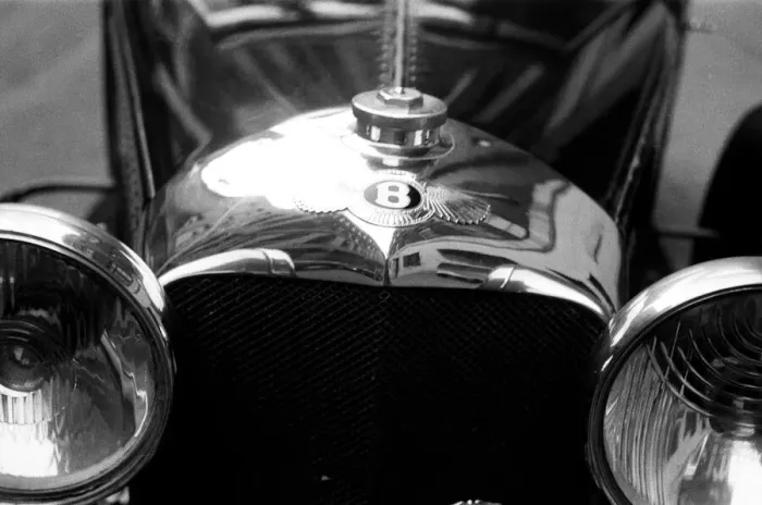 Framed Print : Bentley emblem seen on the bonnet of a 1928 Bentley Speed 6. 26th April 1955