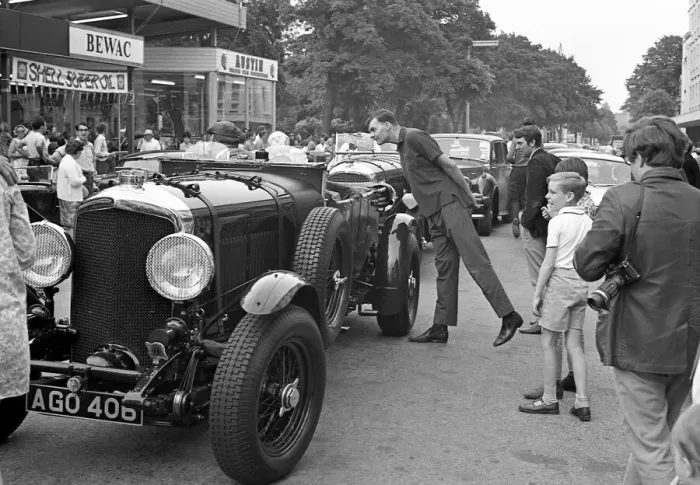 Framed Print : The Bentley Rally run by the Bentley Drivers Club and Shell to mark 50 years of