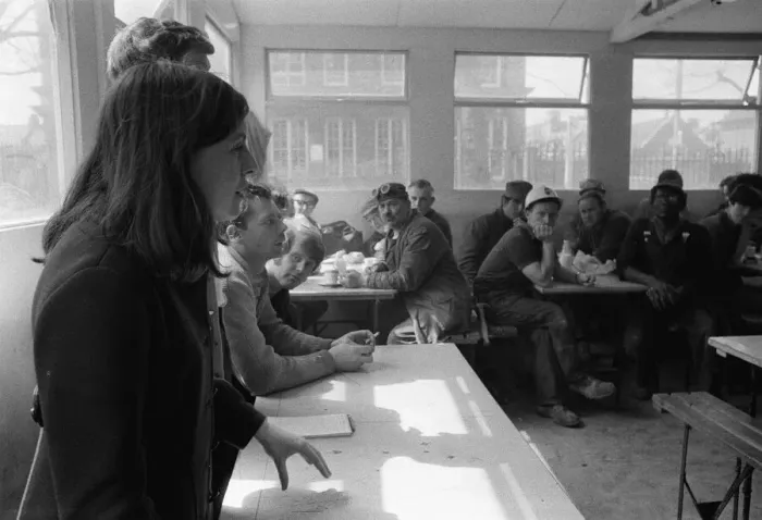 Framed Print : Bernadette Devlin MP for Northern Ireland talking to workers in Fulham 1969 Framed Print : Bernadette Devlin MP for Northern Ireland talking to workers in Fulham 1969