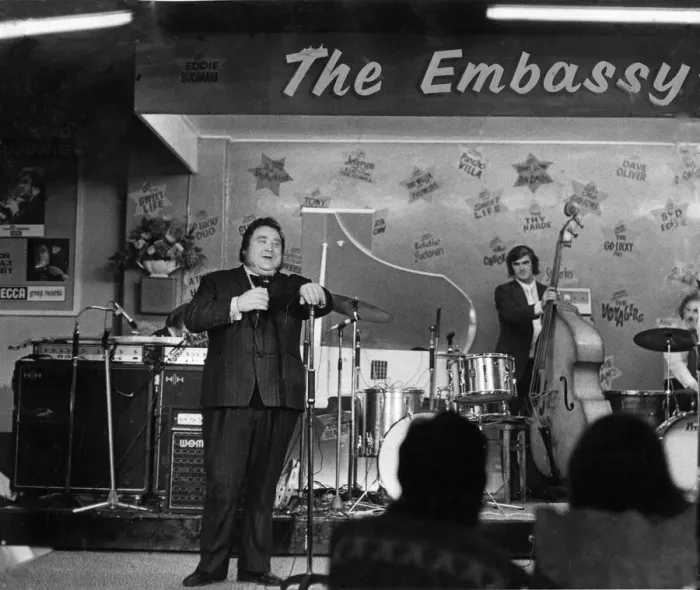 Framed Print : Bernard Manning performing at The Embassy Club in Manchester Framed Print : Bernard Manning performing at The Embassy Club in Manchester