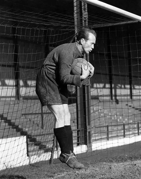 Bernard Streten Luton goalkeeper seen here in training. November 1949 P012517